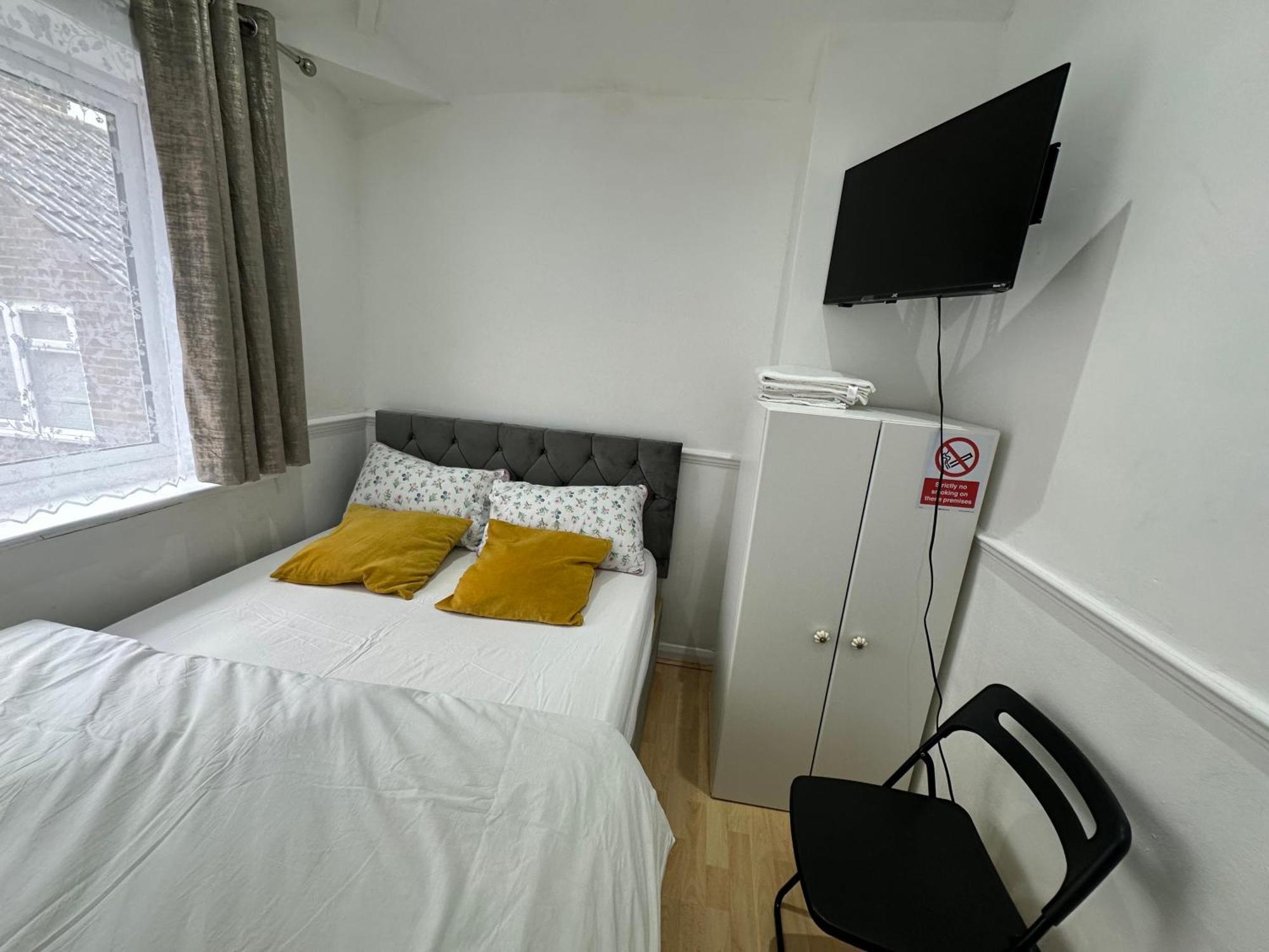 Smart Cosy/small Double In Oakridge Road Bromley Pensión